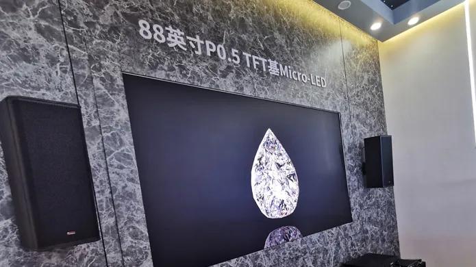 深天马、辰显光电等龙头引领，依托透明赛道玻璃基Micro LED显示加速发展
