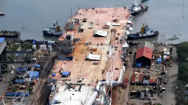 亚洲首艘核航母来了？配54架舰载机满载65000吨，美：世界第三稳了