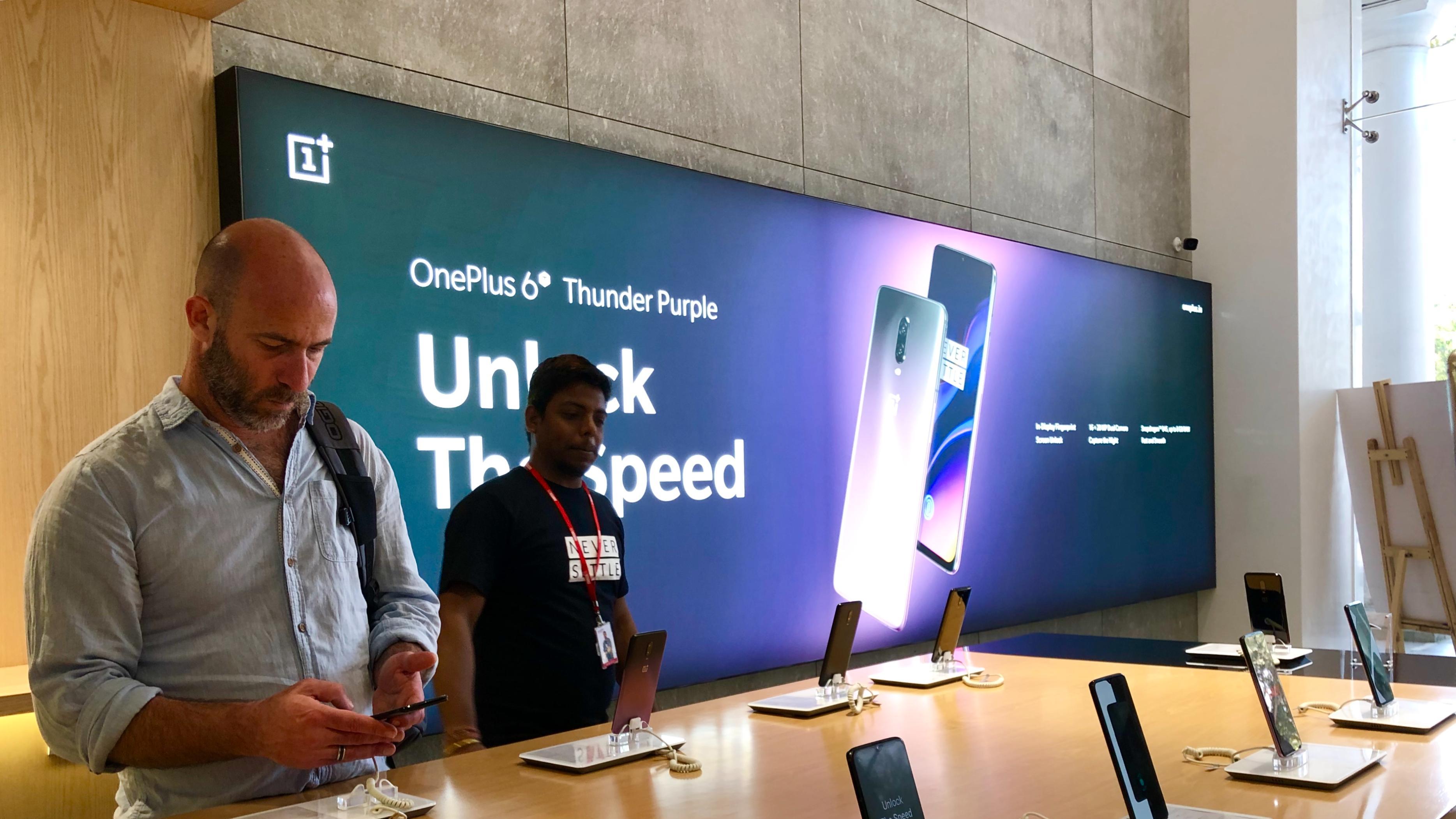 雷军认输，在印度算是躺平了，VIVO成第一，苹果杀进前5