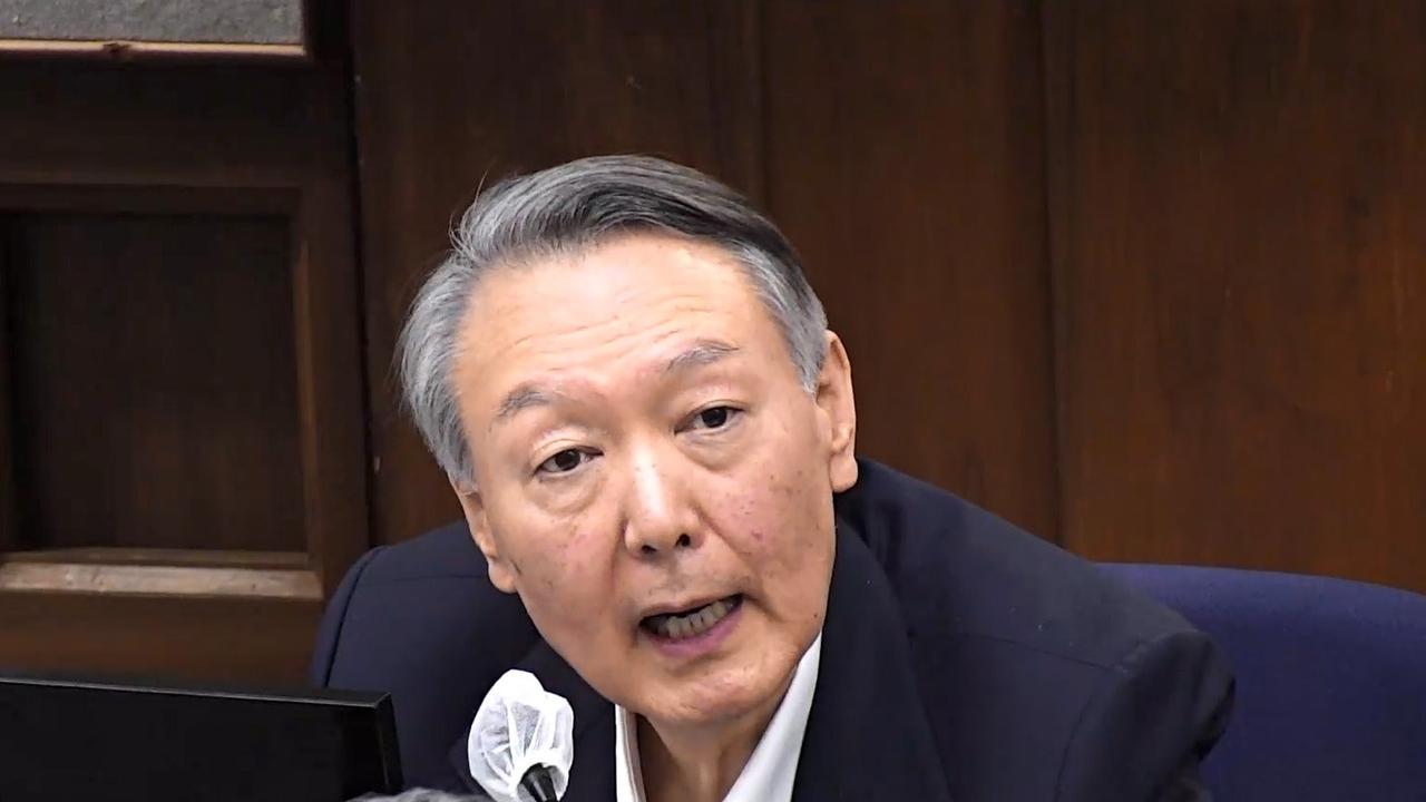 猎人终成猎物：那个送朴槿惠入狱的人，自己也站上了绞刑架。