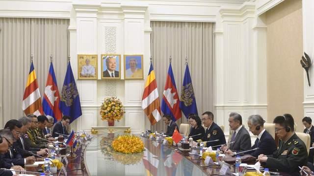 外长防长同时出动，中国在东南亚下一盘大棋，这是历史上头一回