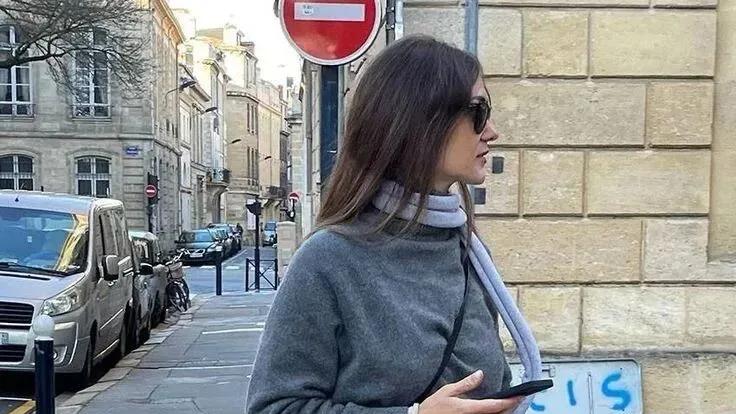 35+矮个子今冬必穿！一条“格雷半裙”显高5cm，智性风高级感气质拉满！