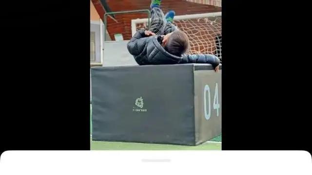 山东一幼儿园萌娃列队跳马、障碍跑一气呵成，园方：重视体育教育达13年，家长对磕碰非常理解