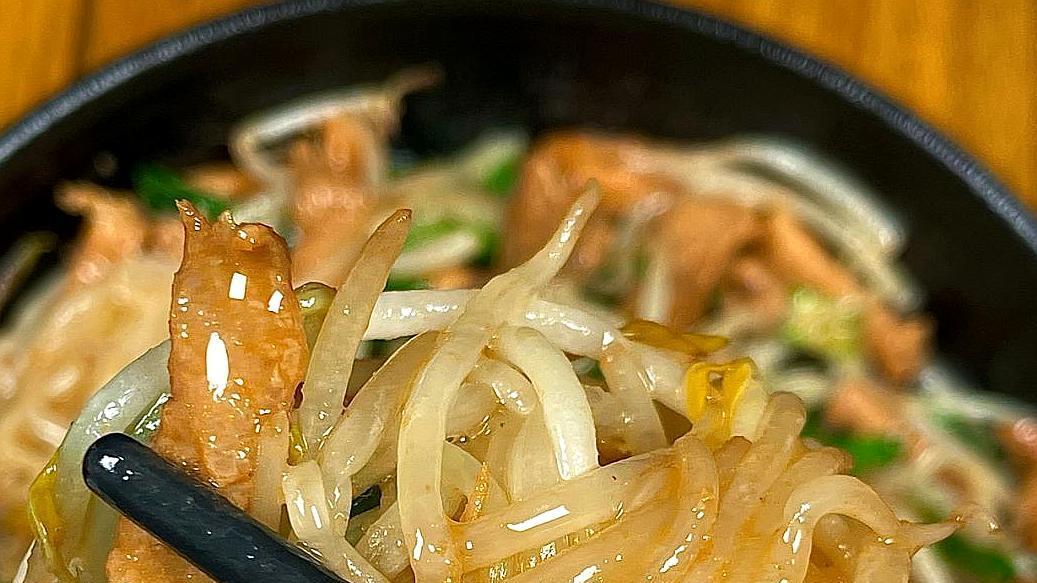 豆芽炒肉：清脆爽口的下饭神器！