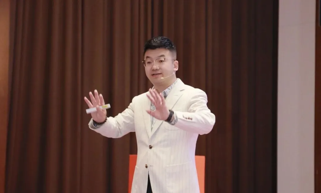讲话没有逻辑怎么办？老板表达要先建立结构