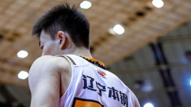 换队就夺冠！CBA第一小前锋离开辽宁男篮做对了选择？