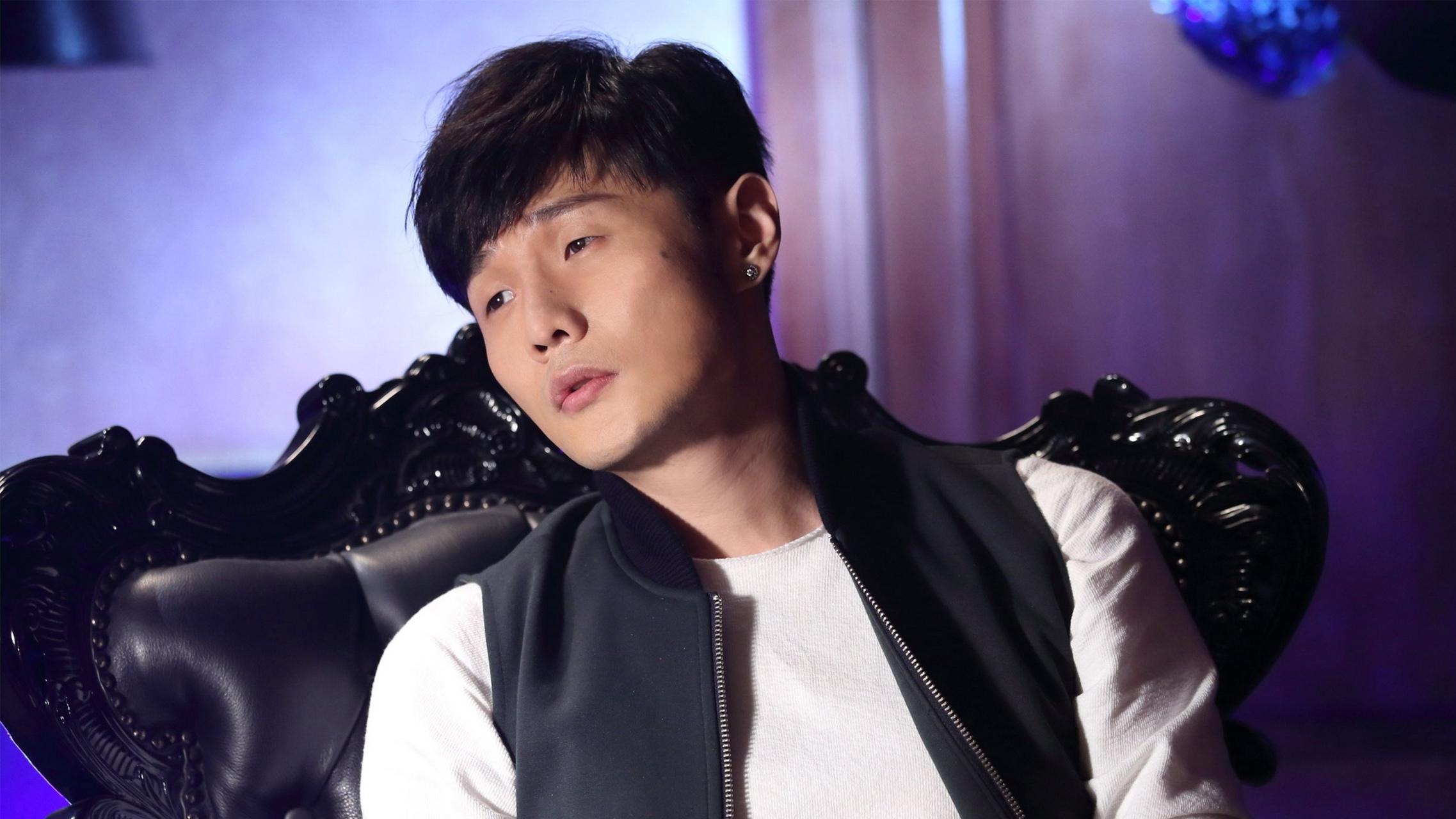 李荣浩被曝抄袭实锤，主动认搬却拒认抄袭，格局尽显圈粉全网