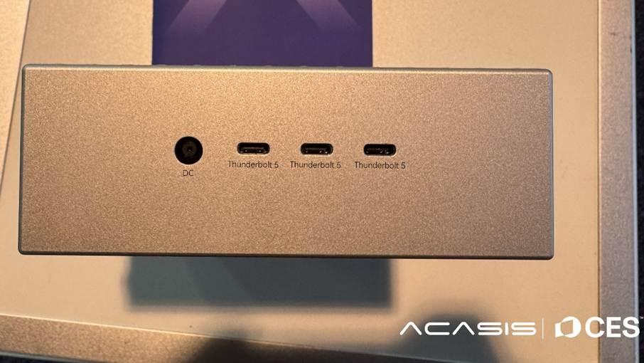 CES重磅！阿卡西斯放大招，全球首款4盘位Thunderbolt5硬盘盒炸场