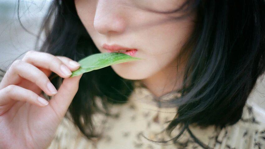 他早就不爱你了，你只是没敢看，是吗？
