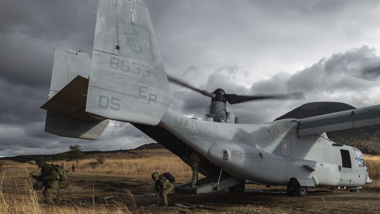 V-22鱼鹰：从“空中变形金刚”到战场多面手的倾转旋翼机解密