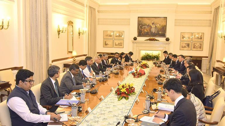 中方接见4位贵客，英媒：中国站在世界前沿