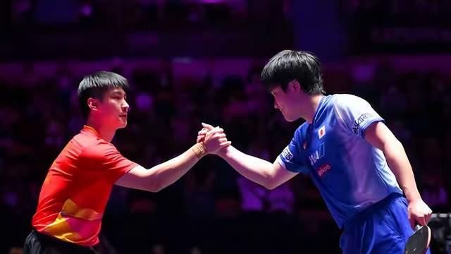 国乒高手硬克劲敌嚣张气焰！12-14抗压斩获关键胜利，张本快哭了