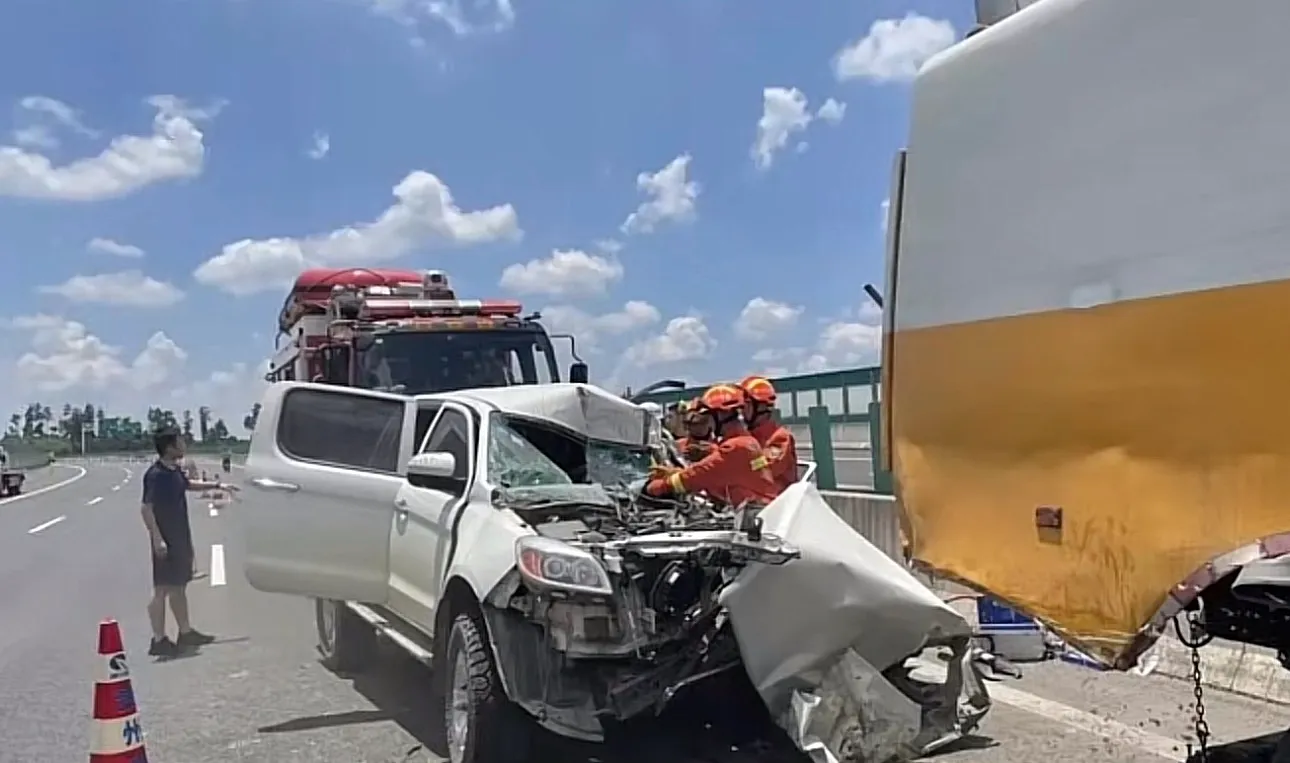 内蒙古额济纳旗发生一起交通事故，致6人死亡！详情被披露，引热议
