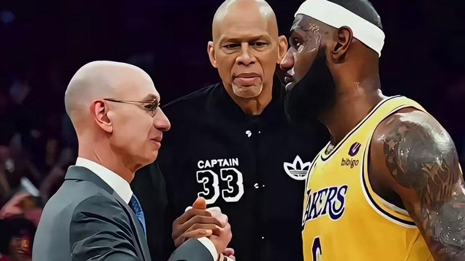 詹姆斯一个人的流量顶半个NBA，他真退役了联盟扛得住吗？