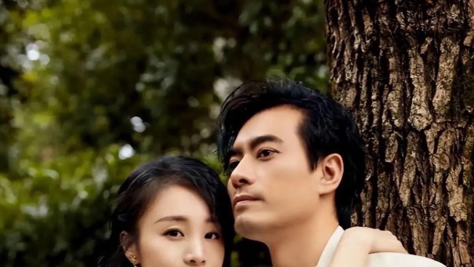 49岁陈龙近况曝光！闪婚娶美女章龄之生两子，如今婚姻幸福成人生赢家