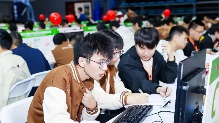 步英语专业后尘，计算机从稀缺专业变成大学生工具