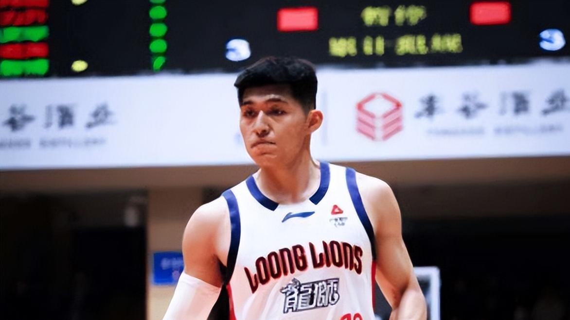 现役国手！0分0板0助0断，1分钟3犯规，球迷：凭什么进的国家队？