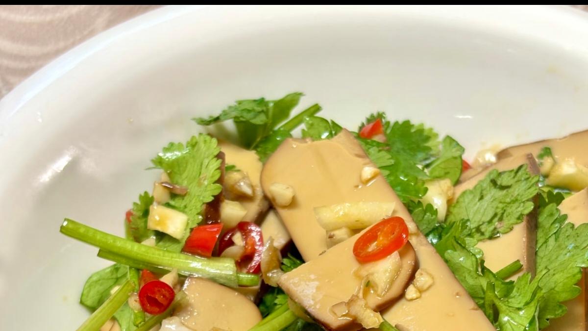 一口入魂！复刻夜市神菜“凉拌鸡蛋干”