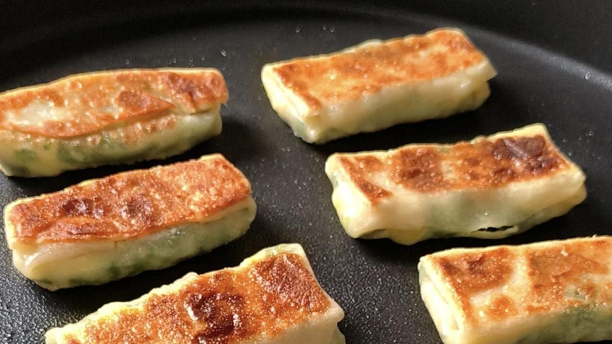 免揉面韭菜盒子卷：酥脆掉渣的快手家常菜