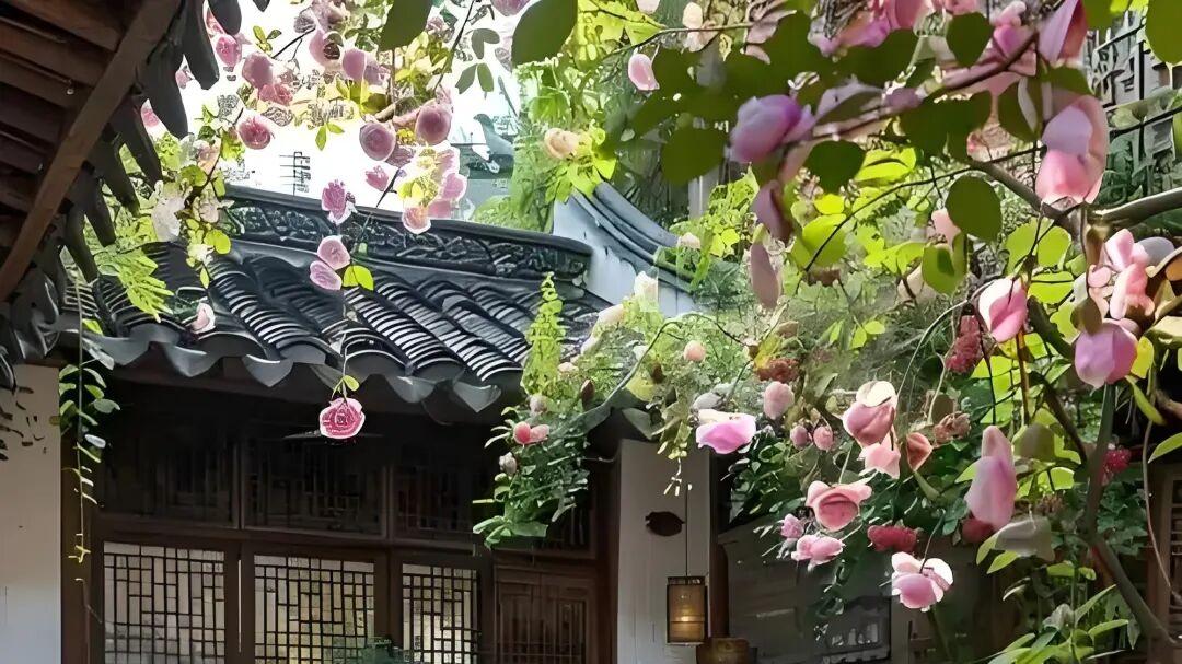 七律·坐爱小园春