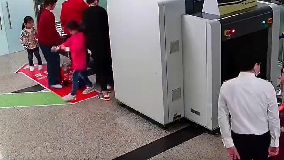 海关律师、走私辩护律师邵丹：旅客走私冲锋衣