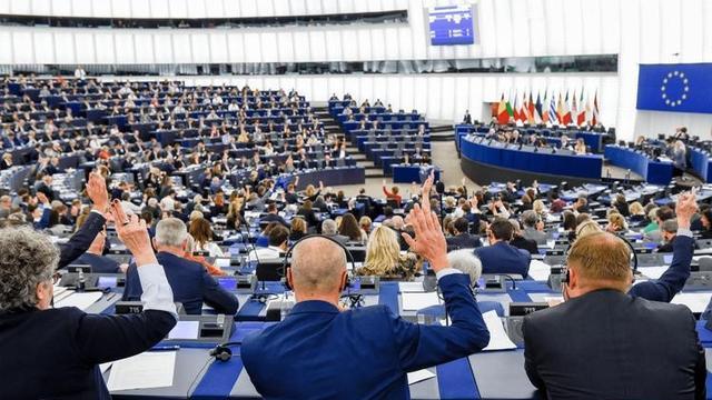 川普这次没吹牛，一句话让乌总统蠢动：帮我抓个人，吓唬吓唬普京