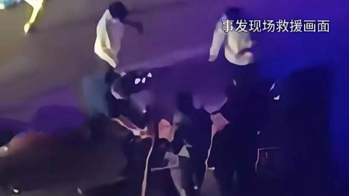 16岁少年拍门玩闹遇害案移送检察院，周兆成：区分故意杀人与故意伤害致死，矛盾切勿暴力解决