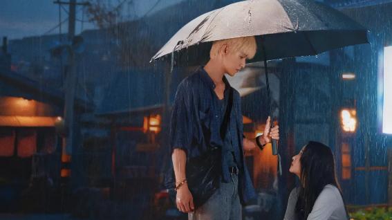 海风遇少年，青春正耀眼——关晓彤李昀锐新剧《耀眼》即将开播