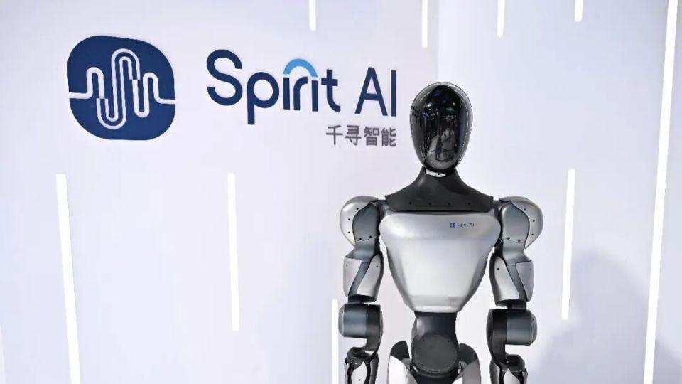 狂揽30亿元融资，千寻智能凭什么让马云和雷军同时下注