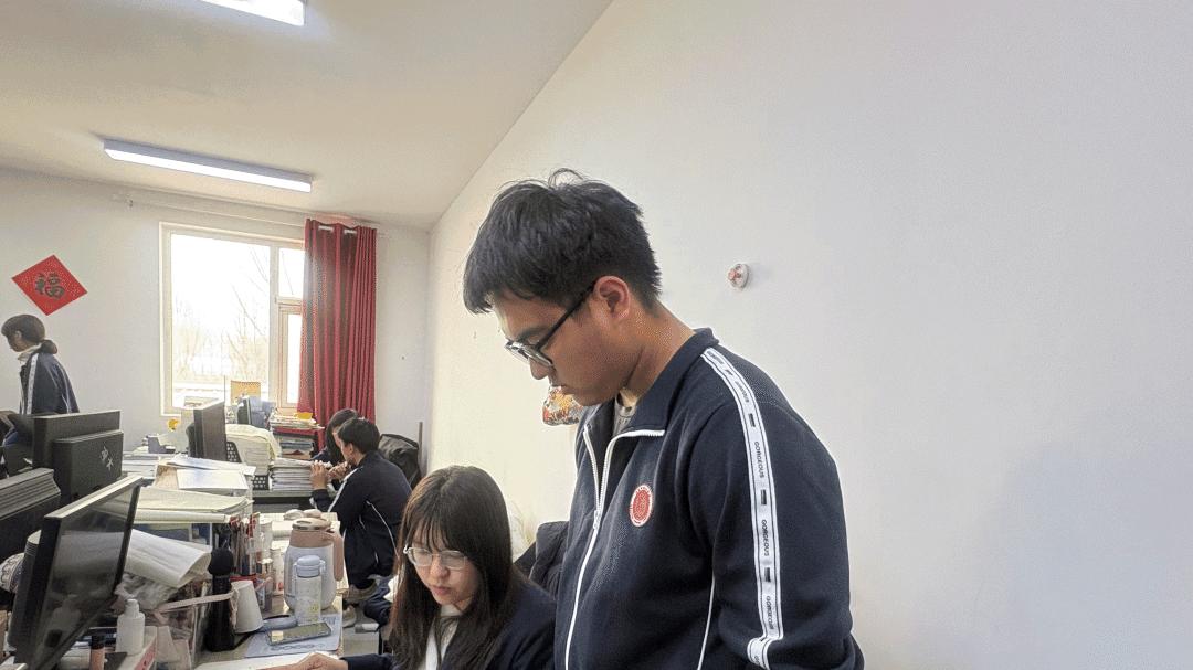 课间十分钟的“秘密”：在博文高三办公室，看见教育最动人的模样