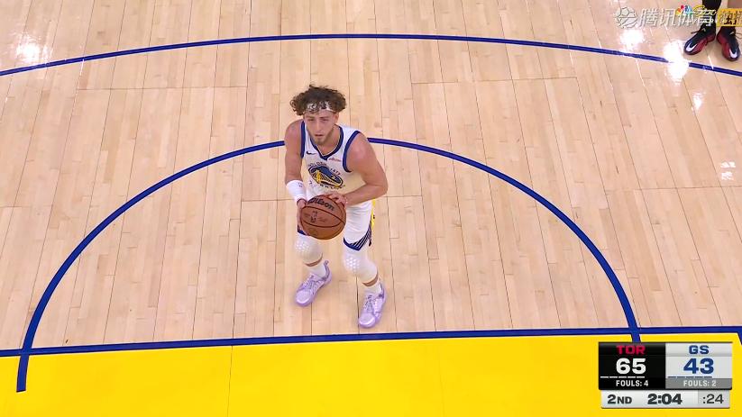 勇士惨败！库明加20+5+2，赛后格林走入场内，一把抱住巴恩斯