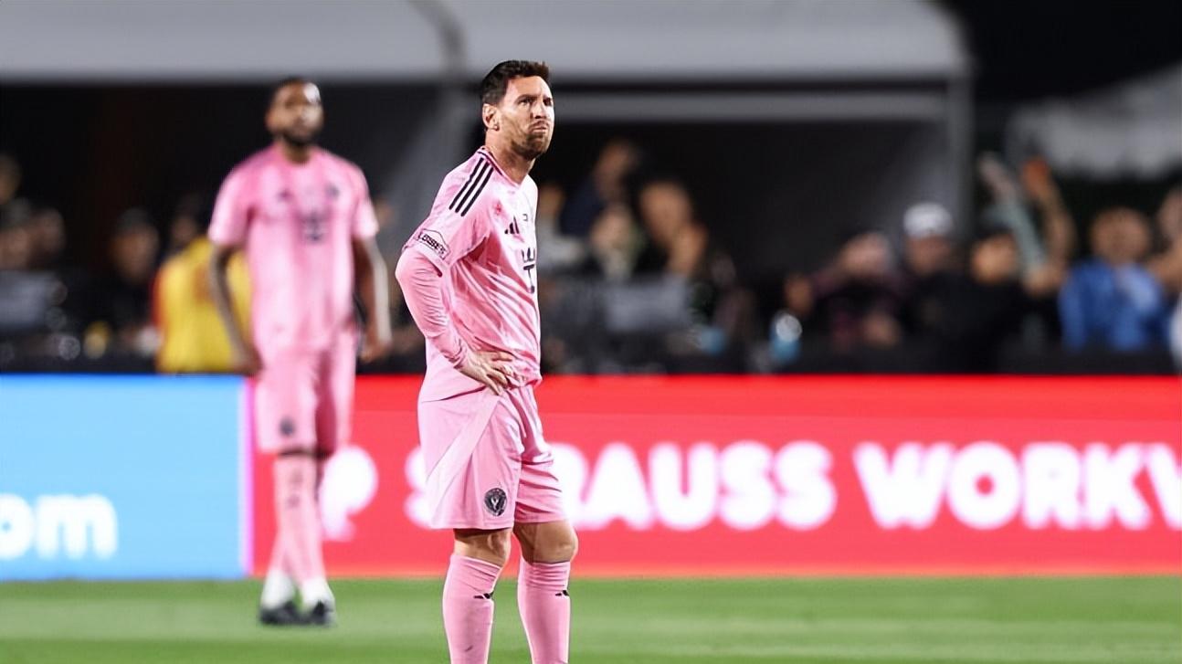 梅西惨败后冲进裁判办公室！对判罚不满？美职联：这不是违规！