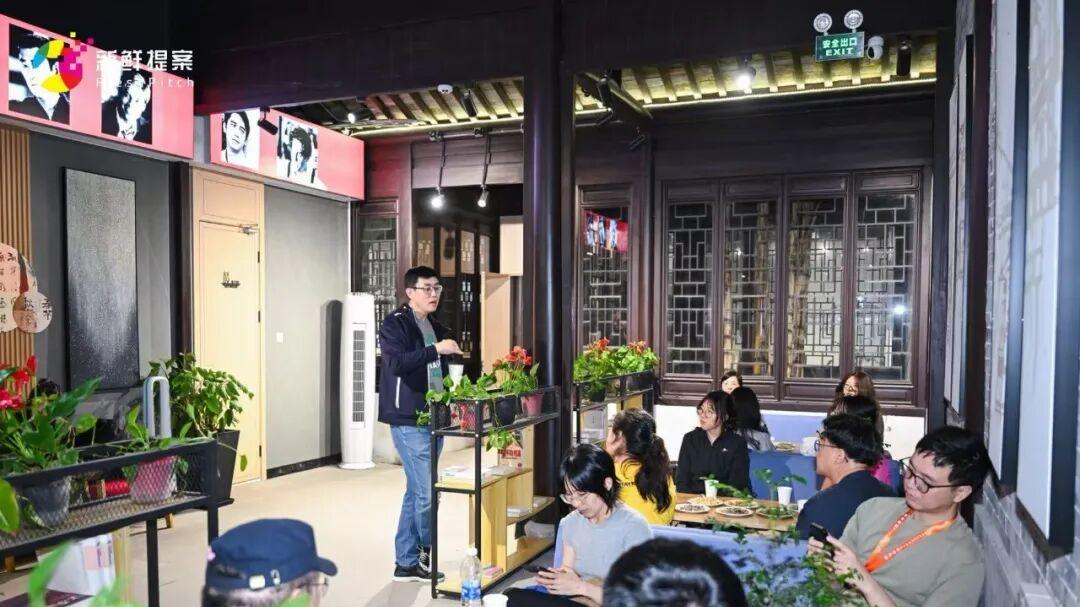 河畔叙心声，一纸情书献给真实影像
