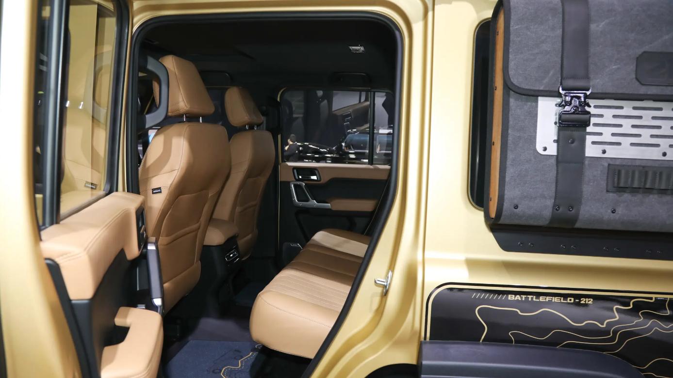 “高地版”价格超20万，全新212 T01，越野比坦克300如何？