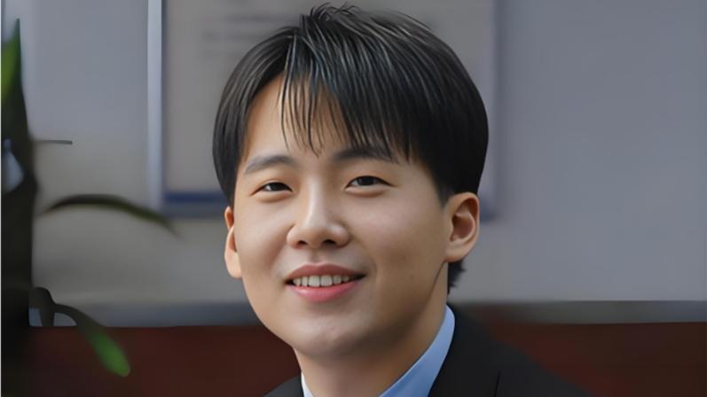 郭德纲干儿子新婚大喜，亲儿子婚事却成心病，郭麒麟如何应对