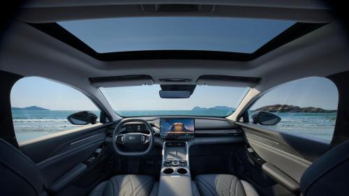 好开又安全，新手司机也能轻松上手的轿车