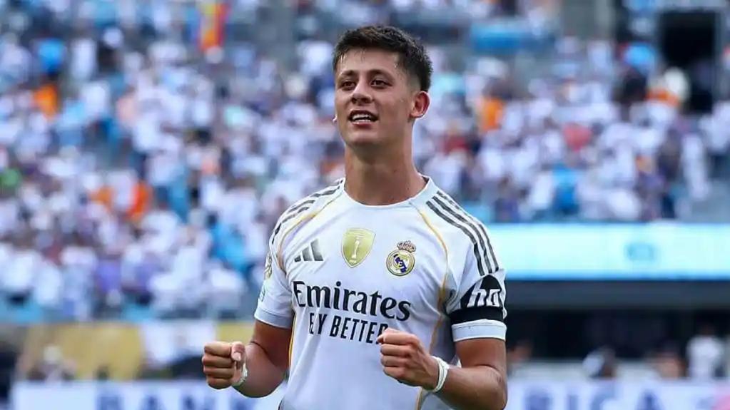 阿隆温特建议阿隆索别把重心放在更衣室，图多尔可以考察居莱尔