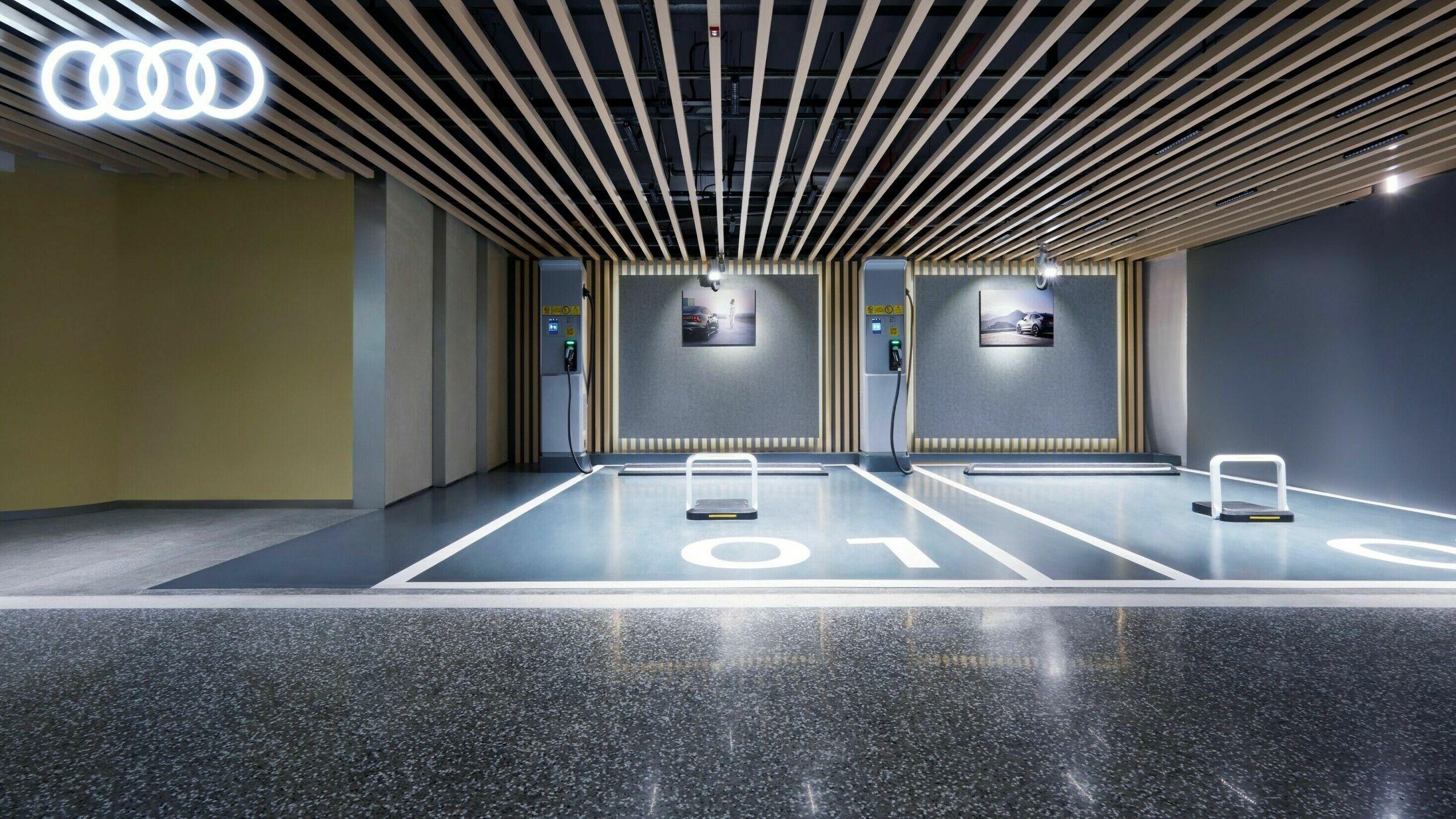 3万降价救市难掩硬伤：上汽奥迪E5的溃败与救赎之道