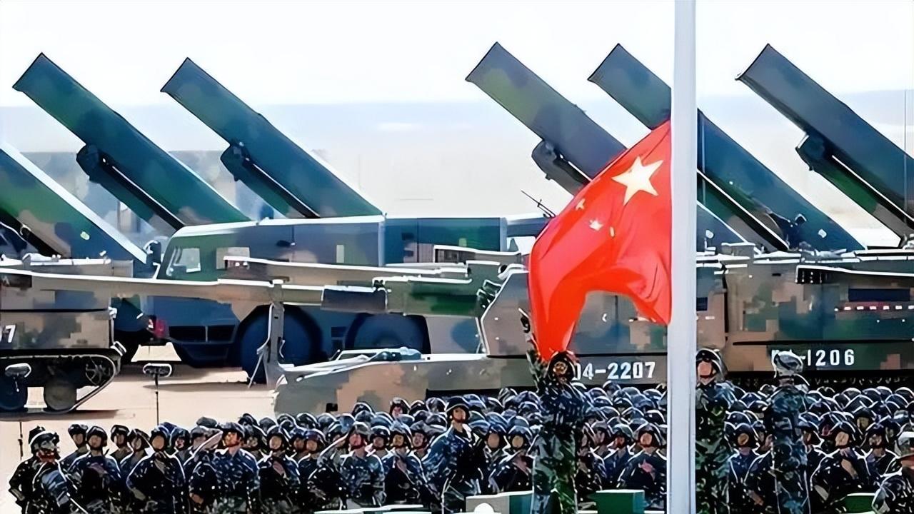 28辆坦克深夜运进台北港！绿媒兴奋高呼“地表最强”，解放军还没出手，自己先露了三个死穴