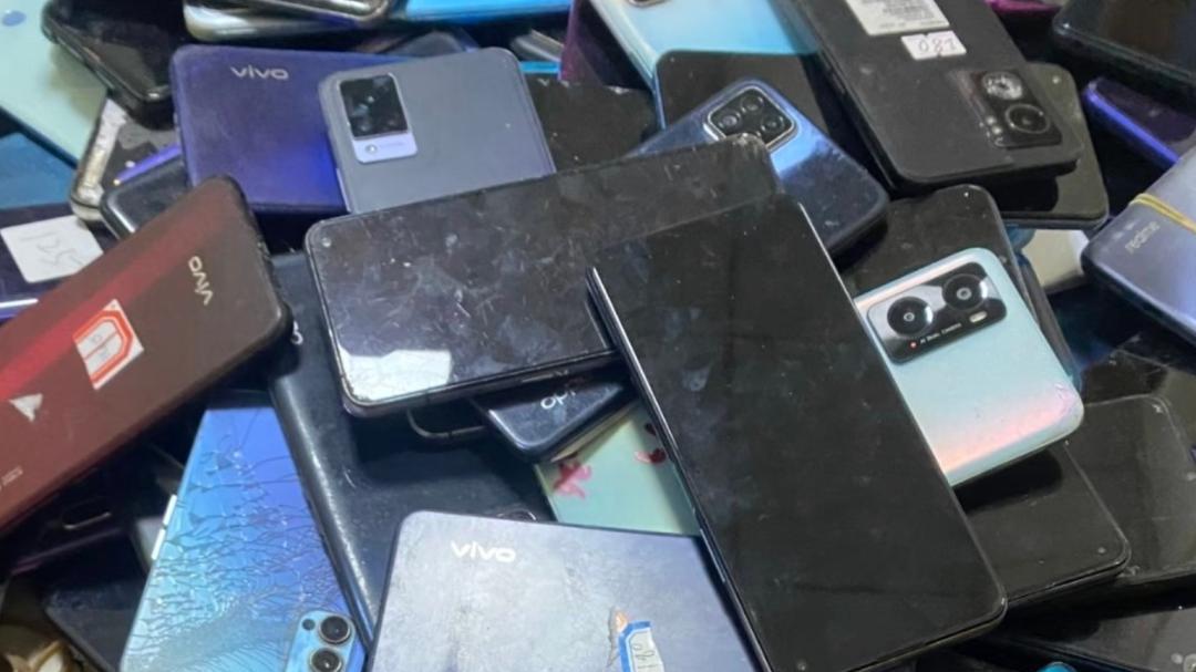 华强北回收潮：12G运存涨3倍，山寨机暗藏二手存储雷区