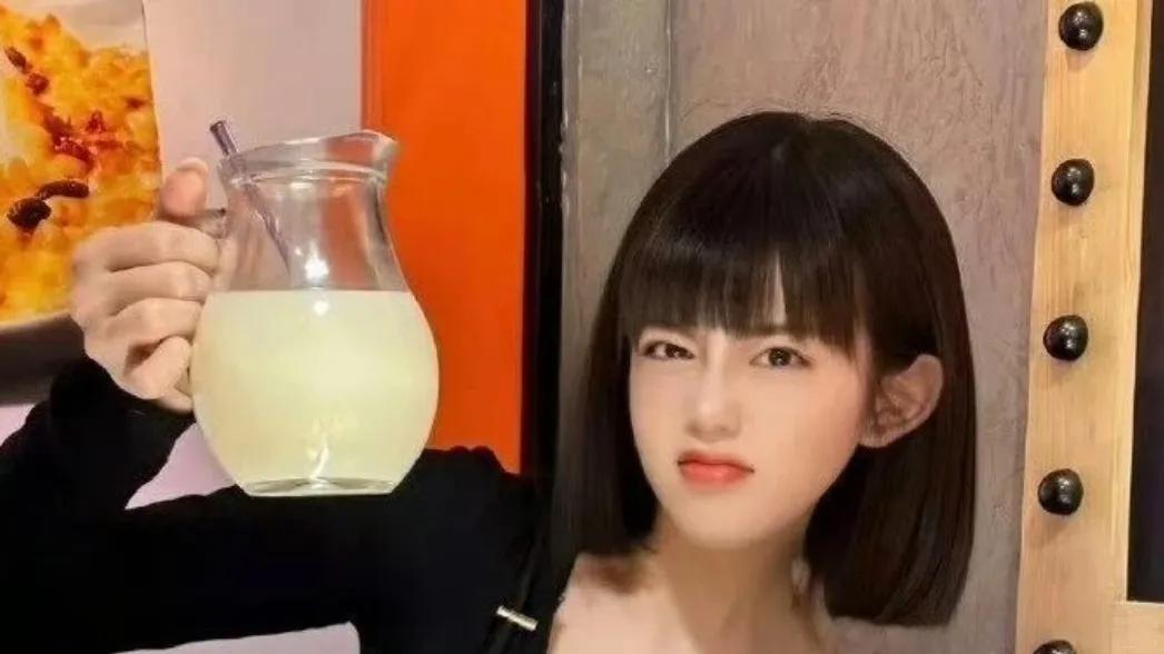 司晓迪的魔幻成名路：从无名模特到引爆内娱的“开年核弹”