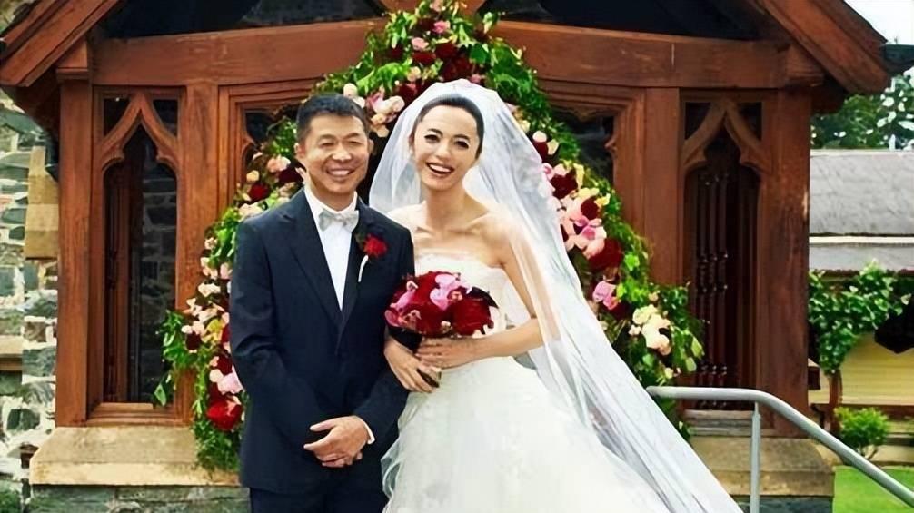 人民网评姚晨“官宣”离婚：自爆私事，何来“无意”！戳破流量套路