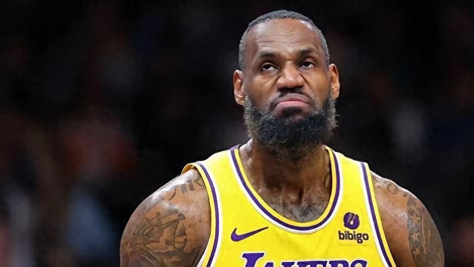 112: 124，湖人不敌国王，3人表现“拉胯”！