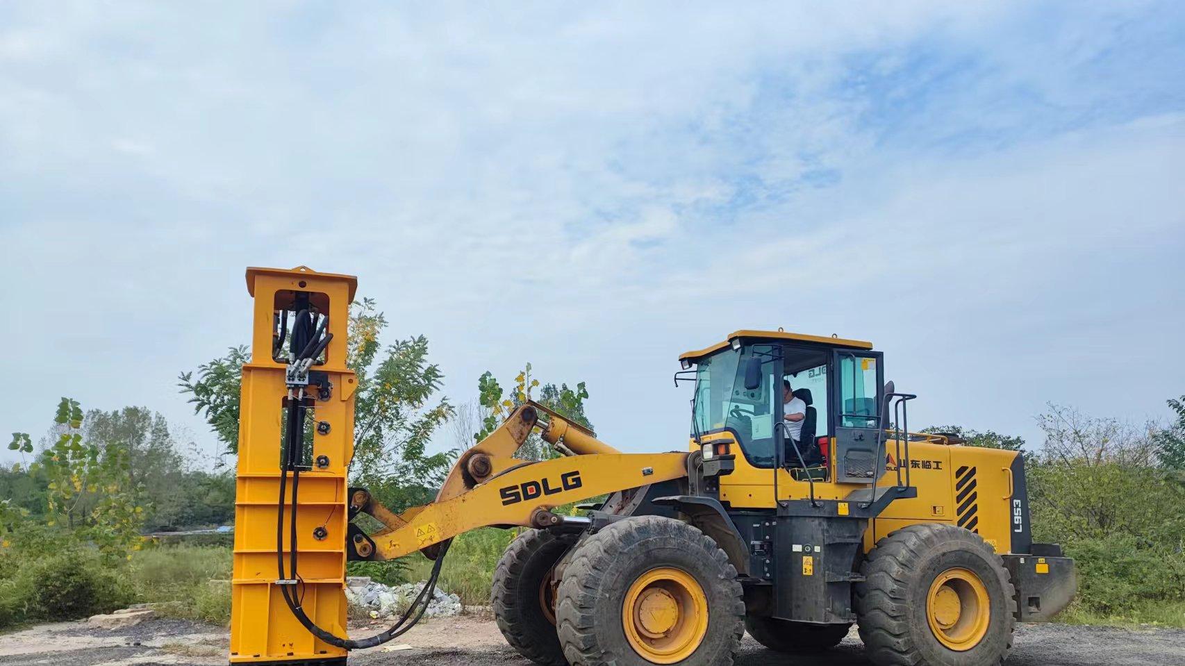 铲车带的打夯机：高效，多功能应用的机械设备！