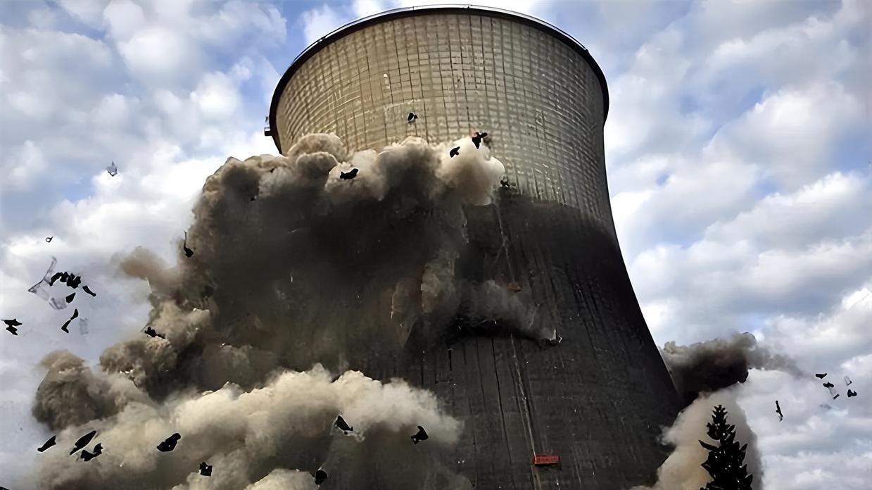 格陵兰没俄军舰，基辅变电站炸了，泽连斯基说了啥？