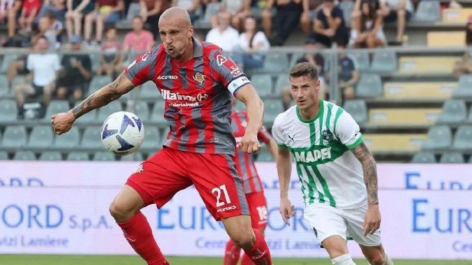 那不勒斯 vs 克雷莫纳：意甲强弱对决！主场强队能否轻松拿下？