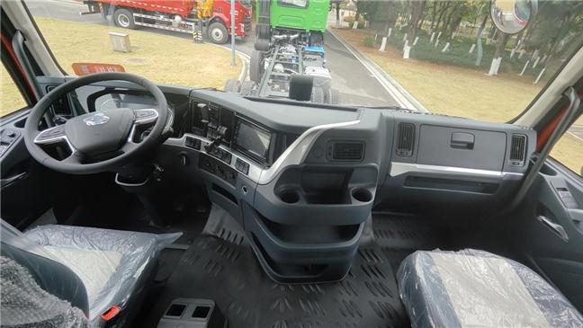 工程运输创富利器！乘龙H7 8X4纯电自卸车耀世登场