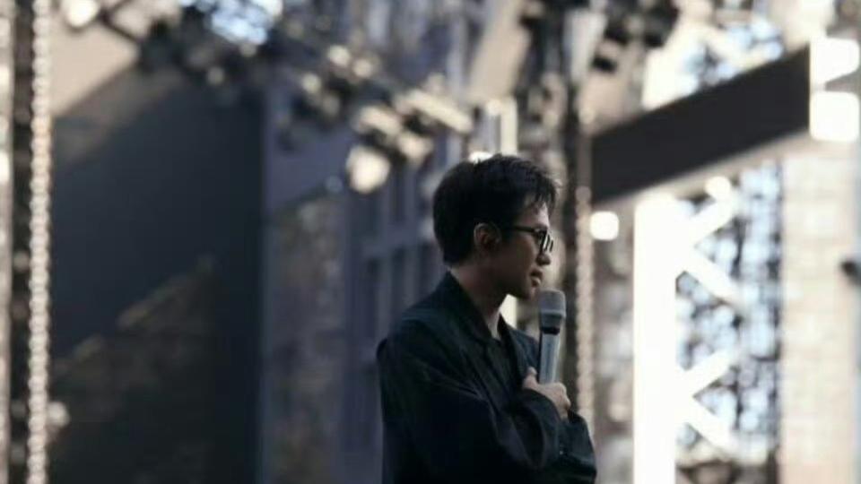 封神级敬业！邓超为《影》2月暴瘦40斤，张艺谋盛赞：这才是演员该有的样子