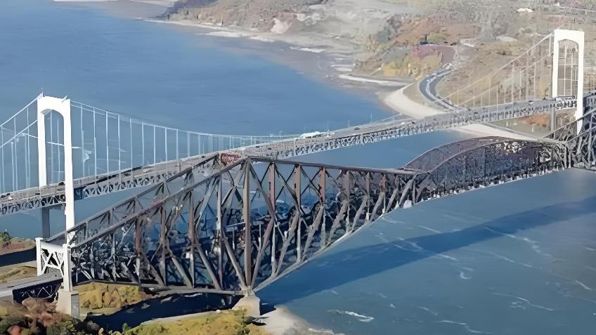 回顾：轰一声巨响下，19000吨钢筋从天而降，75人当场被砸身亡