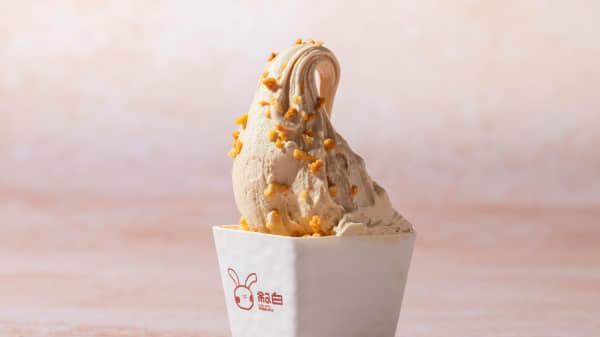 叙白现做冰淇淋「焦糖粗粒岩盐」——咸甜风暴中的味觉过山车